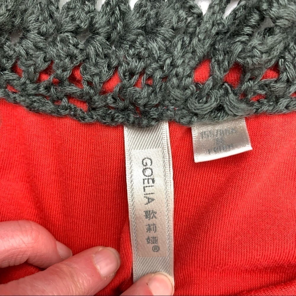 GOELIA Graphic Red Long Sleeved  Top with Crocheted Hood size small - Picture 3 of 11
